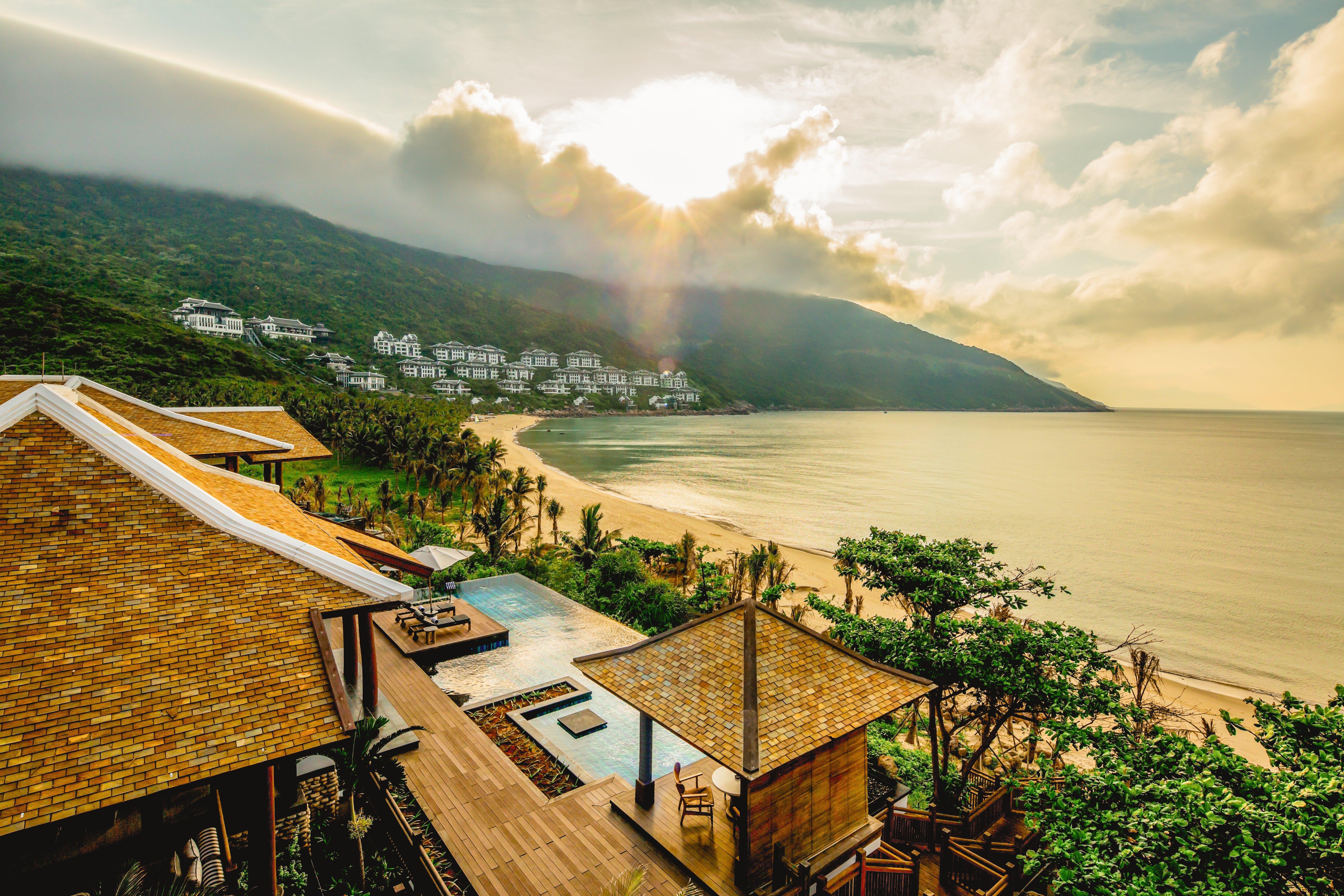 Intercontinental Danang Sun Peninsula Resort By Ihg Exterior photo